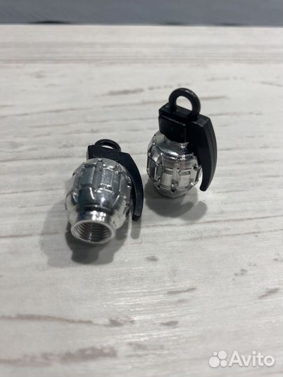 Колпачки на нипель велосипеда