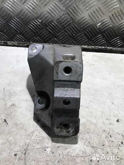 Кронштейн кпп Skoda Octavia Tour