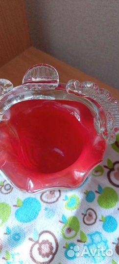 Ваза ссср-Цветное стекло-Красный май