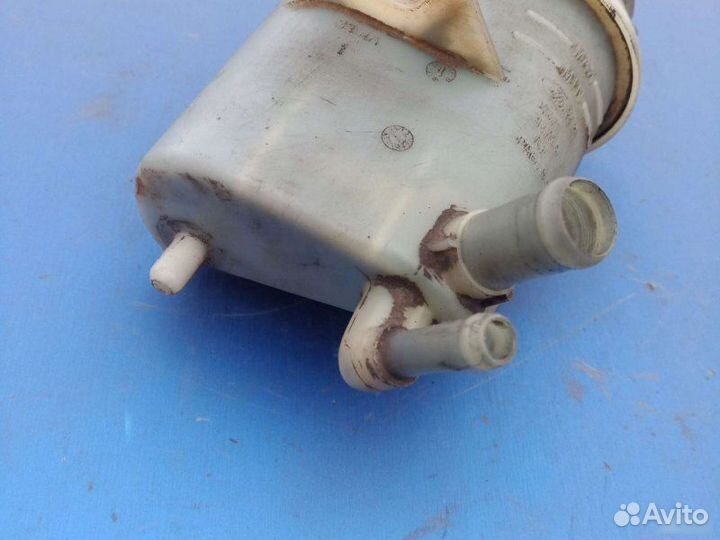 Бачок гидроусилителя Ford Mondeo 3 седан 2.0I 2003