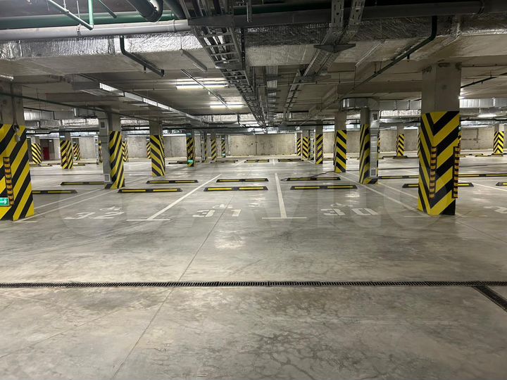 Машиноместо, 14 м²