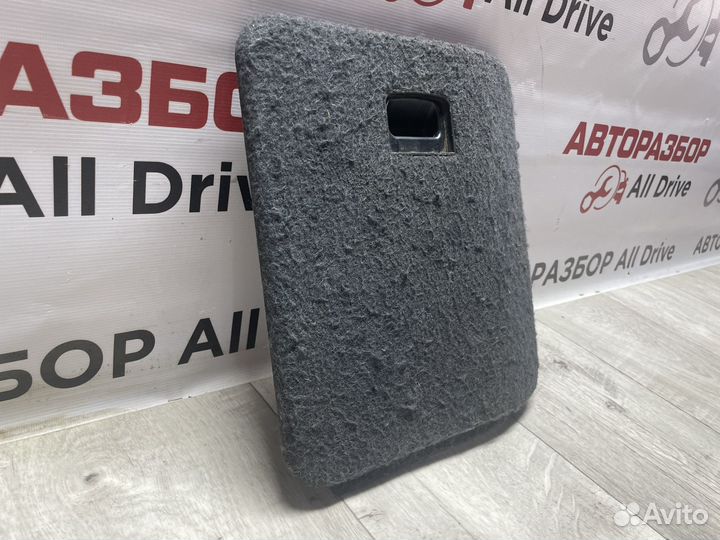 Крышка правого кармана в багажнике Audi A6 C5