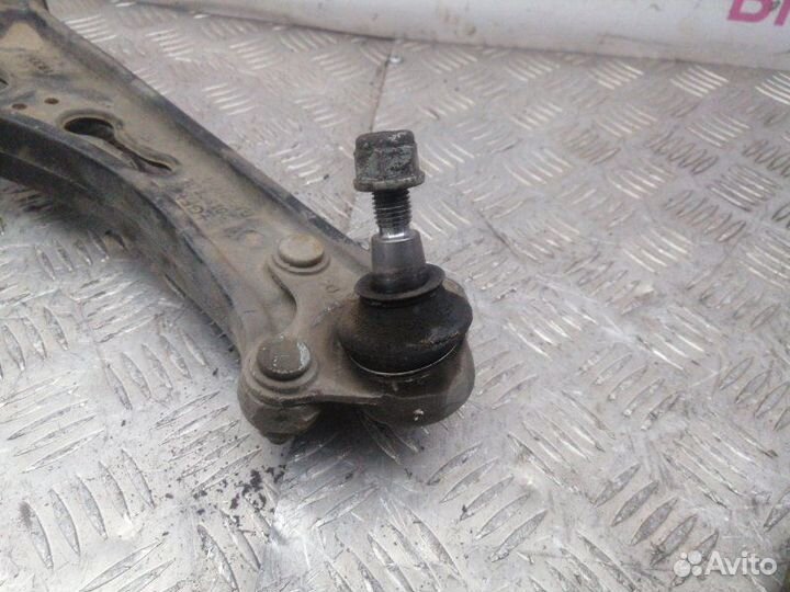 Рычаг подвески передний правый Volkswagen Golf V