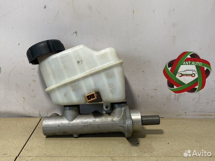 Huyndai Equus Главный тормозной цилиндр