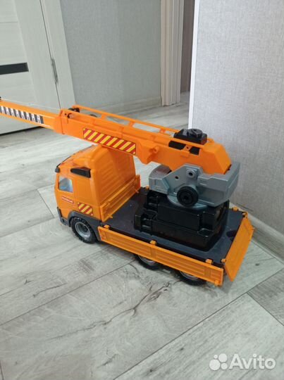 Кран игрушечный