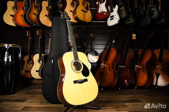 Гитара акустическая + Аксессуары