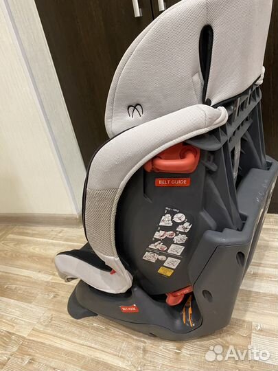 Детское автокресло Carmate Swing moon Premium