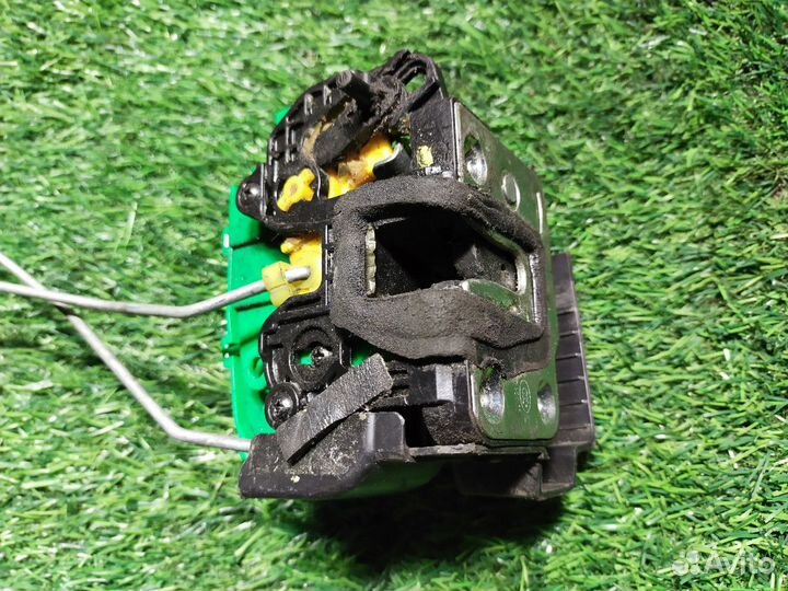 Замок двери задней левой Hyundai Solaris