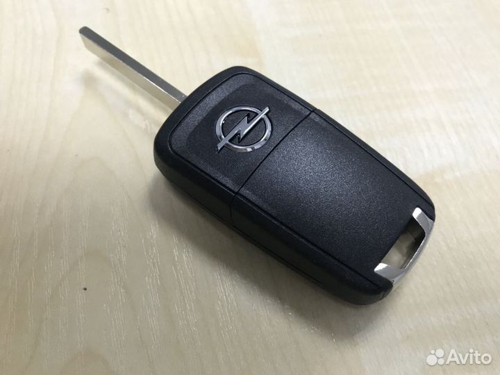 Ключ Opel Astra J три кнопки 433mhz