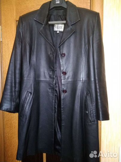 Женский кожаный пиджак удлинённый