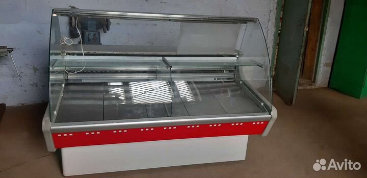Холодильная витрина кондитерская бу