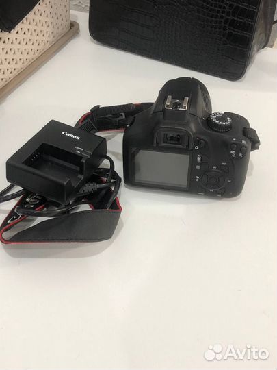 Зеркальный фотоаппарат canon eos 4000D