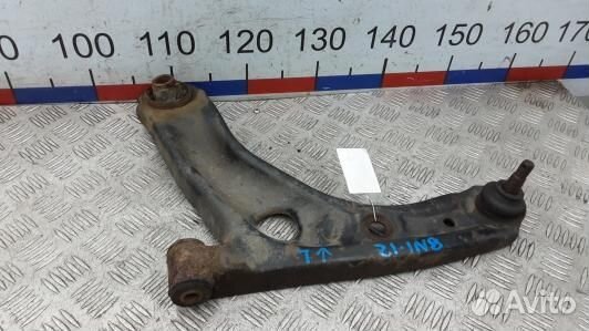 Рычаг передний нижний левый toyota aygo B1 (8NI12L