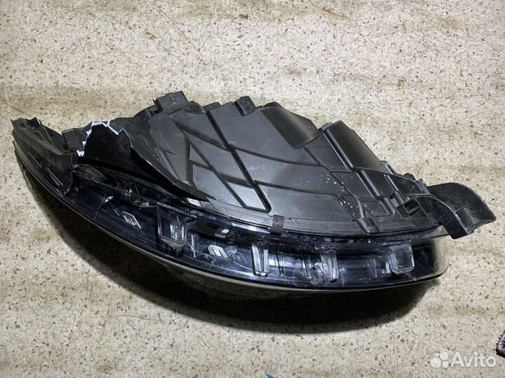 Фара Renault Kaptur