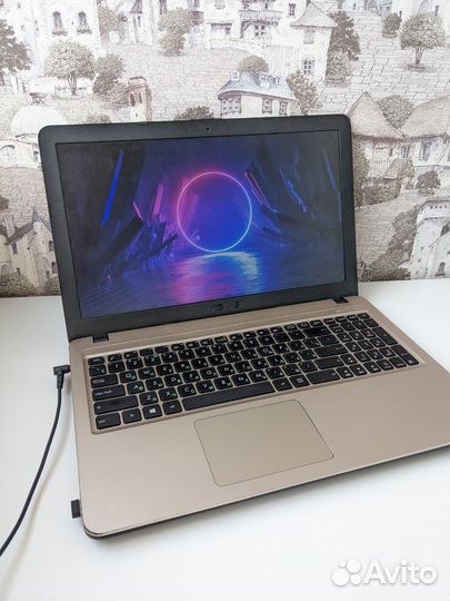 Ноутбук asus