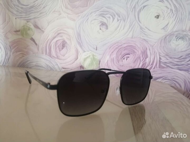 Солнцезащитные очки Giorgio Armani