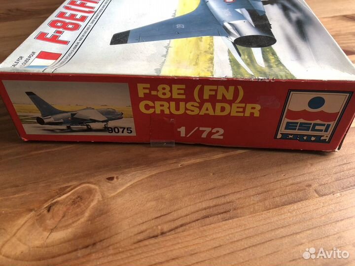 Сборная модель самолета 1:72 F-8E(FN) grusader