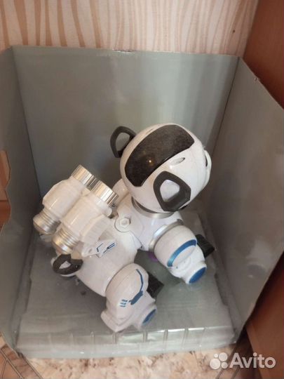 Игрушка робот с пультом