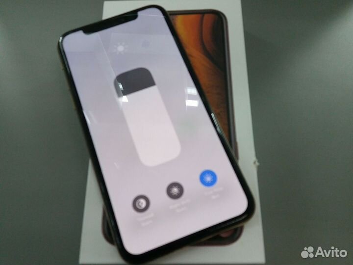 iPhone Xs, 64 ГБ