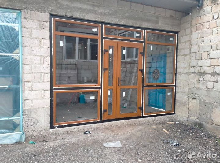 Пластиковая дверь