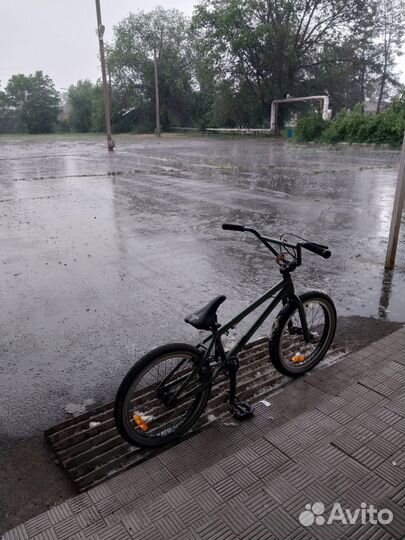 Трюковой велосипед BMX