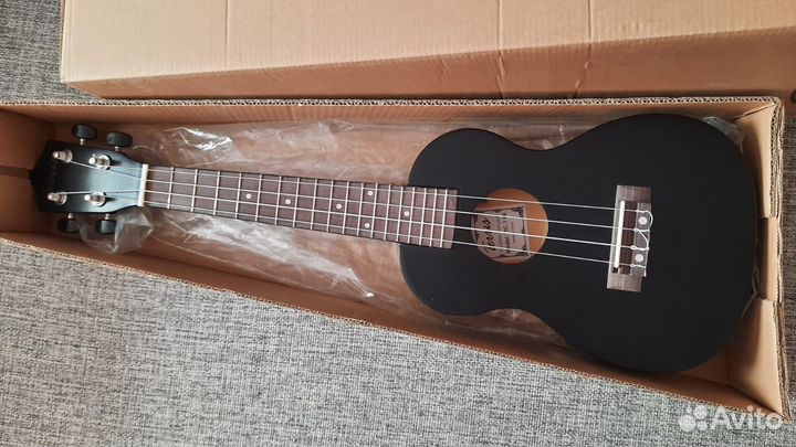 Продам укулеле
