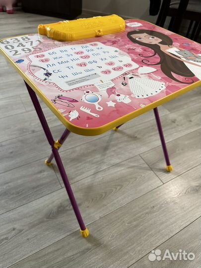 Стол с пеналом детский