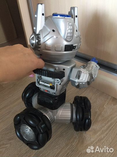 Игрушка робот