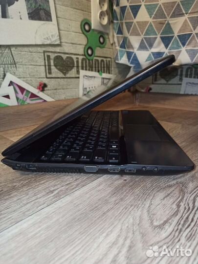 Ноутбук Samsung 2 ядра 2.4 GHz,4Гб RAM,аккум 5ч