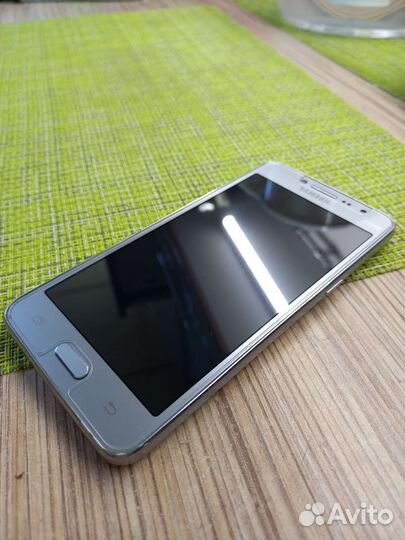 Телефон Samsung galaxy j2 prime