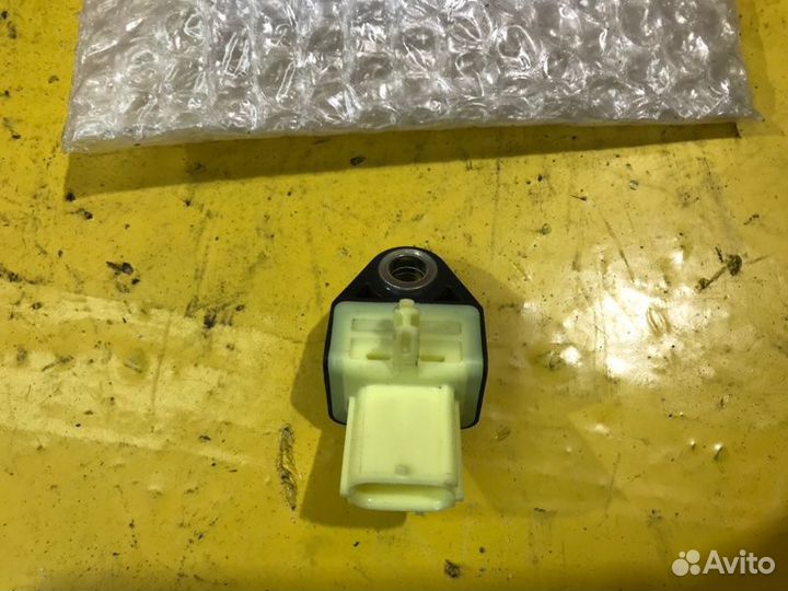Датчик airbag задний правый Lexus Rx 4 2015-2020