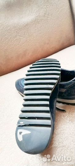 Кроссовки женские