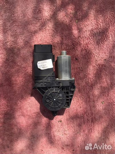 Моторчик стеклоподъемника пл. Skoda superb