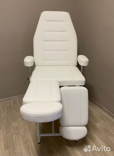 Кресло для мастера педикюра, косметолога