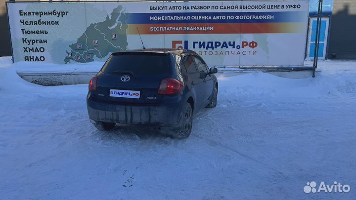 Накладка рулевого колеса Toyota Auris (E150). Поте