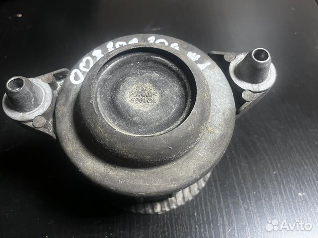 Опора подушка двигателя w204 271 860