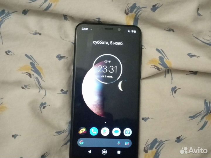 Телефон Motorola one европеец полный комплект