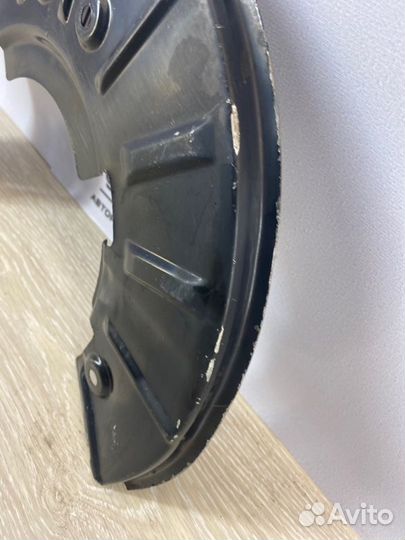 Пыльник тормозного диска передний левый Audi Q7 4L