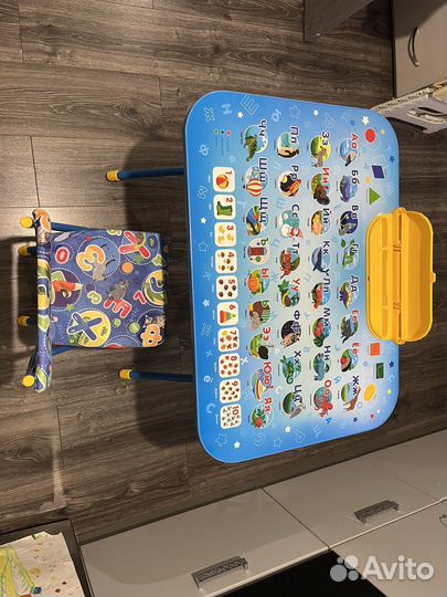 Детский стол И стульчик