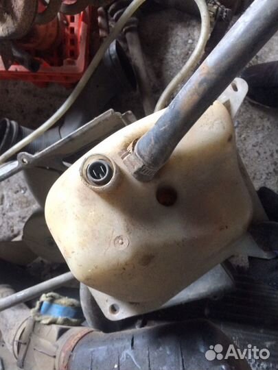 Расширительный бачок Audi 100 44к