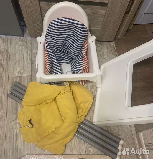 Стульчик для кормления IKEA с подножкой