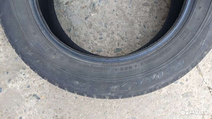 Bridgestone Blizzak VRX 195/60 R15 28M