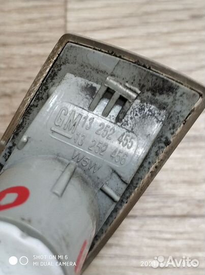 Повторитель поворота на крыло Опель Астра Н