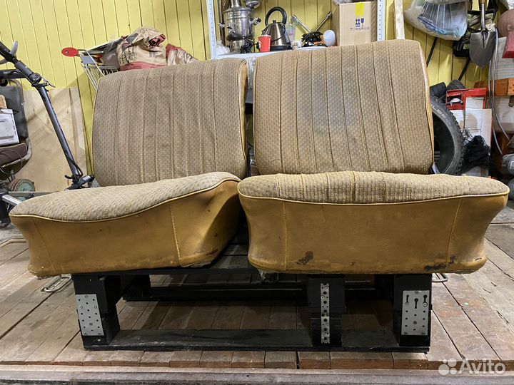 Передние сиденья газ 24