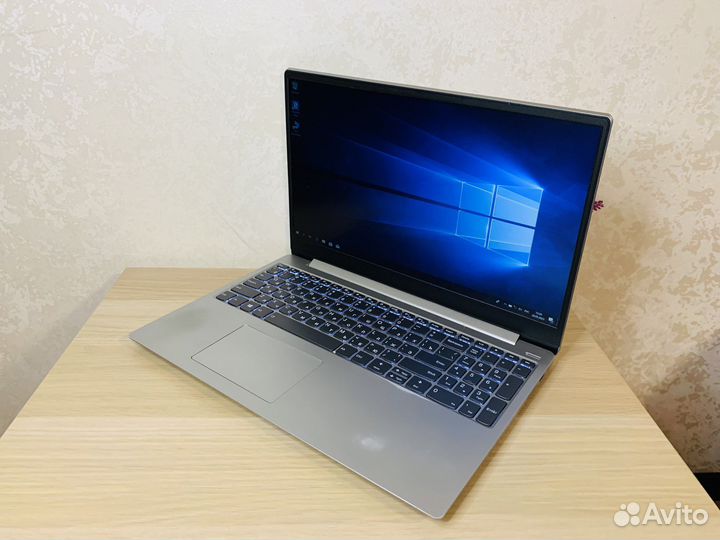 Мощный, свежий ноутбук (8 ядер/ SSD/ 12 гб)