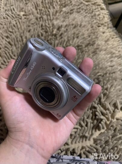 Компактный фотоаппарат