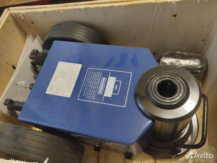 Домкрат пневмогидравлический 30 т