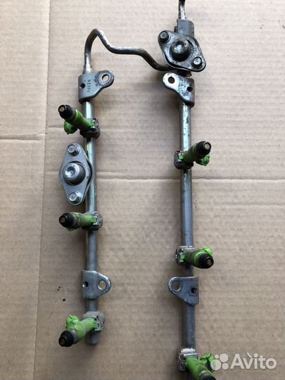 Рейка топливная с форсунками Nissan Murano