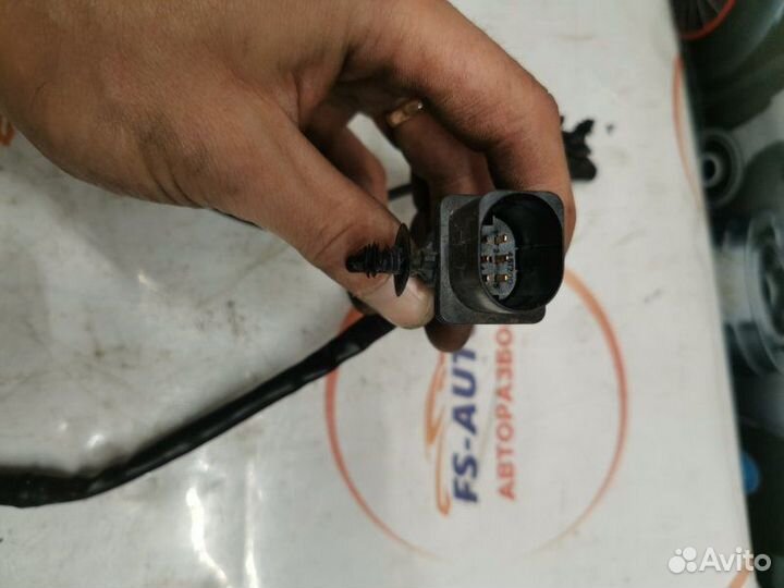 Датчик кислородный Volvo V60 2.0 дизель D5204T