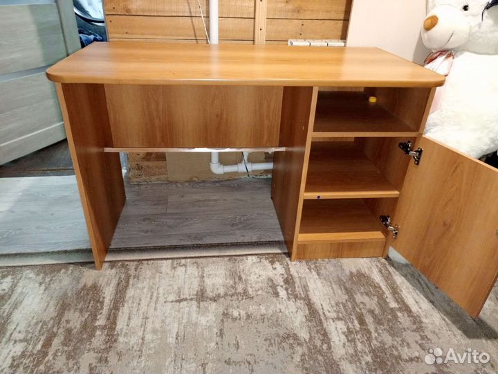 Письменный стол для школьника бу